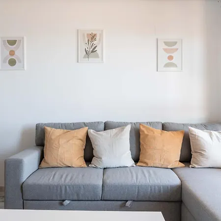 Bright Pool Apartment