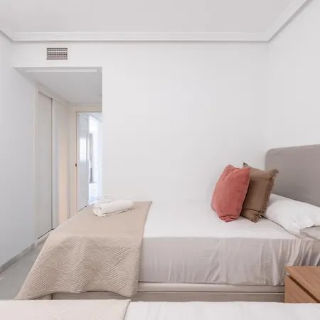 Bright Pool Apartment Torremolinos