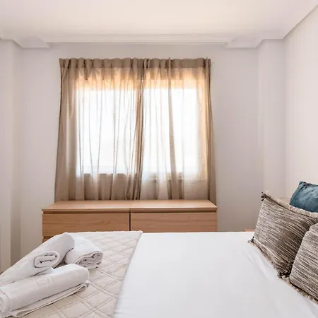 Bright Pool Apartment